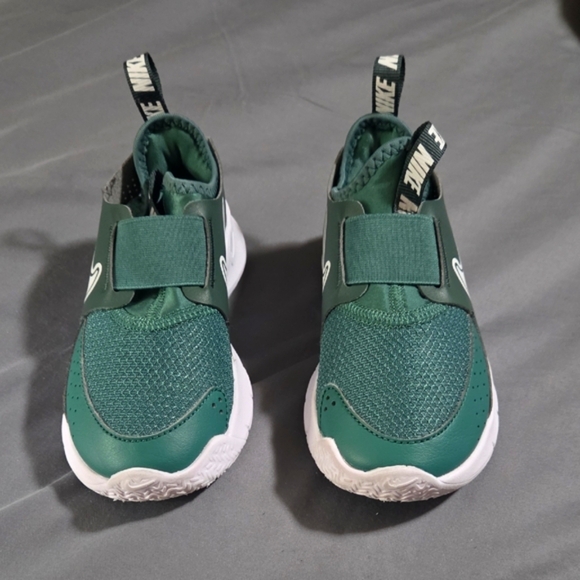 Excellent Condition Toddler Nike Green Slip-On Sneakers with Elastic Strap - Picture 1 of 5